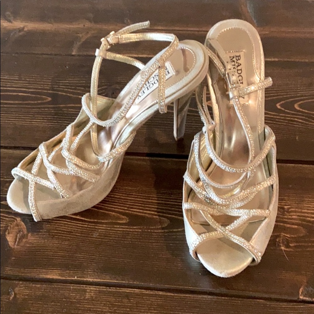 Gold Badgley Mischka formal strappy heels size 7.5